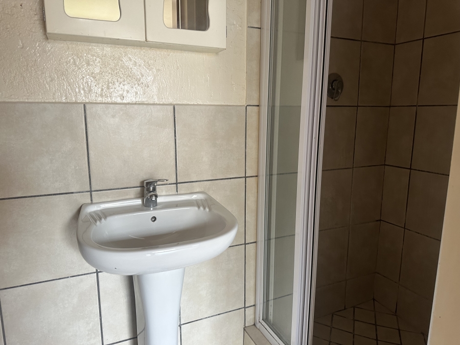 To Let 2 Bedroom Property for Rent in Waterval East North West